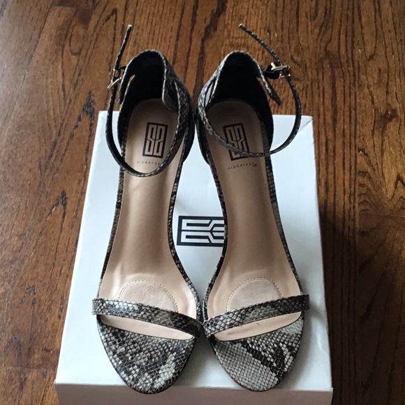 Signature by ShoeDazzle - Picture 3 of 9